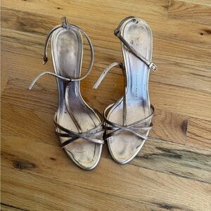 Elegant Strappy Sandals in Metallic Gold